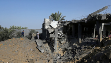 Photo of الصحة في غزة إن ضحايا القصف الإسرائيلي الذي استهدف منزلا يعود لعائلة السواركة بدير البلح