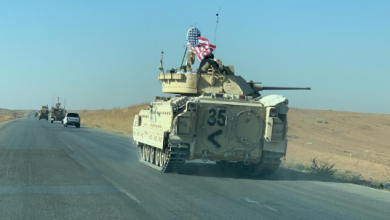 Photo of قوات أمريكية على متن عربات مدرعة ودبابات أبرامز